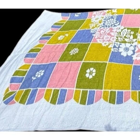 Terry Cloth Floral Table Cloth Vintage Pastel Floral Retro Boho Shabby chic HTF - Picture 4 of 11
